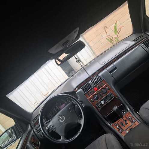 Mercedes E 240 2000, 390,000 km - 2.6 l - Bakı