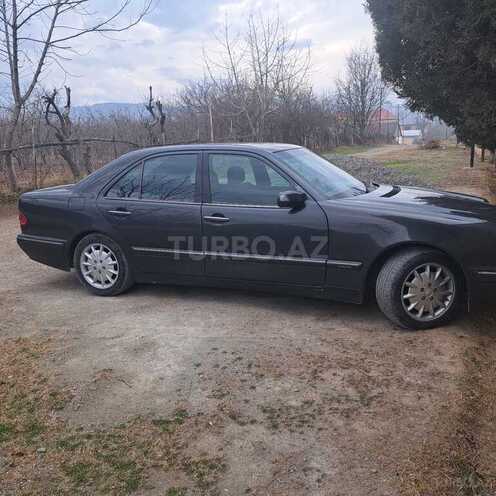 Mercedes E 240 2000, 390,000 km - 2.6 l - Bakı