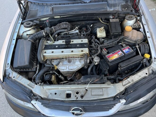 Opel Vectra 1998, 200,000 km - 2.0 l - Bakı