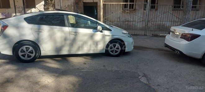 Toyota Prius 2013, 180,000 km - 1.8 l - Bakı