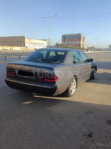 Mercedes E 220 1996, 304,209 km - 2.2 l - Bakı