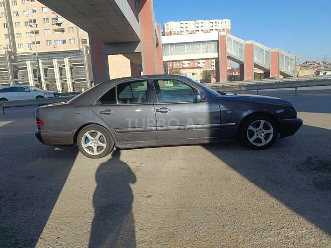 Mercedes E 220 1996, 304,209 km - 2.2 l - Bakı