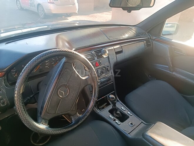 Mercedes E 220 1996, 304,209 km - 2.2 l - Bakı