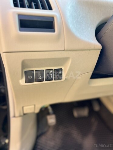 Toyota Prius V 2011, 173,000 km - 1.8 л - Bakı