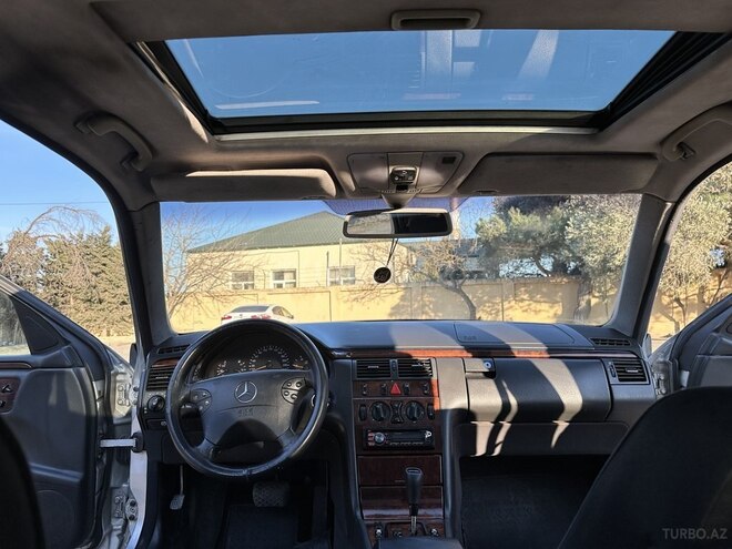 Mercedes E 220 2000, 400,000 km - 2.2 l - Bakı