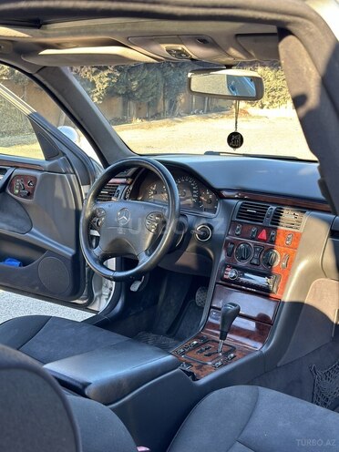 Mercedes E 220 2000, 400,000 km - 2.2 l - Bakı