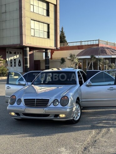 Mercedes E 220 2000, 400,000 km - 2.2 l - Bakı