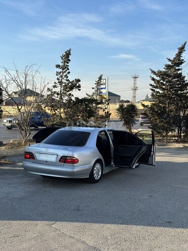 Mercedes E 220 2000, 400,000 km - 2.2 l - Bakı