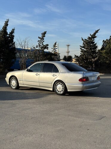 Mercedes E 220 2000, 400,000 km - 2.2 l - Bakı