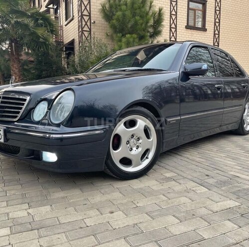 Mercedes E 220 2000, 394,000 km - 2.2 l - Naftalan