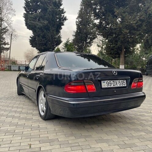 Mercedes E 220 2000, 394,000 km - 2.2 l - Naftalan