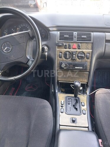Mercedes E 230 1996, 477,777 km - 2.3 л - Bakı