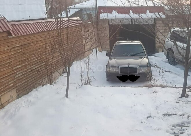 Mercedes E 260 1990, 250,000 km - 2.6 l - Sumqayıt
