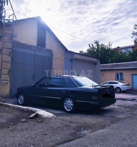 Mercedes E 260 1990, 250,000 km - 2.6 l - Sumqayıt