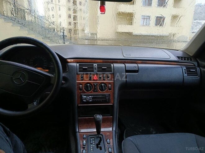 Mercedes E 240 1999, 450,000 km - 2.4 l - Bakı