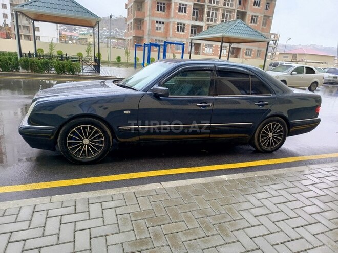Mercedes E 240 1999, 450,000 km - 2.4 l - Bakı