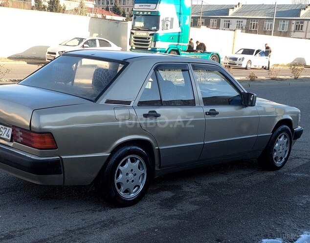 Mercedes 190 1988, 200,000 km - 2.3 l - Sumqayıt