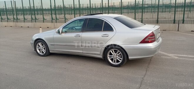 Mercedes C 220 2001, 180,000 km - 2.2 л - Bakı