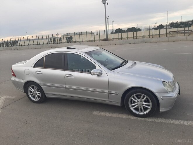 Mercedes C 220 2001, 180,000 km - 2.2 л - Bakı