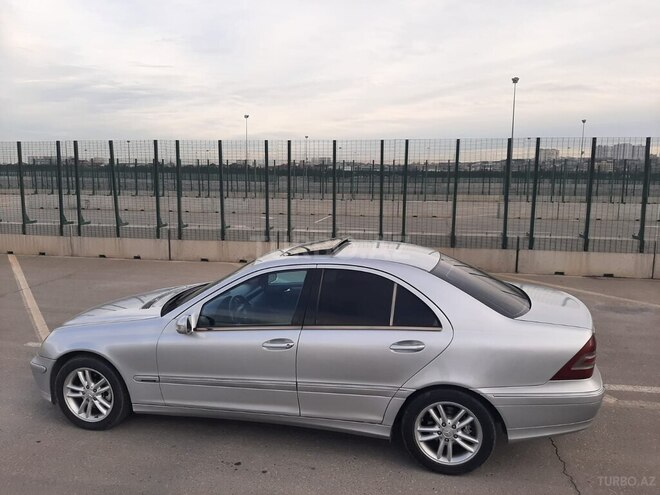 Mercedes C 220 2001, 180,000 km - 2.2 л - Bakı