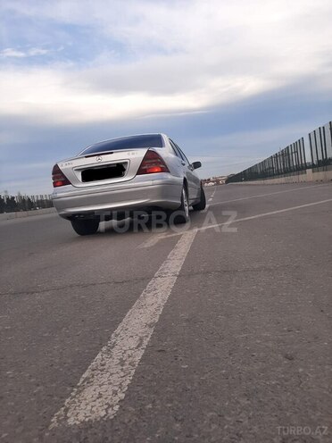 Mercedes C 220 2001, 180,000 km - 2.2 л - Bakı