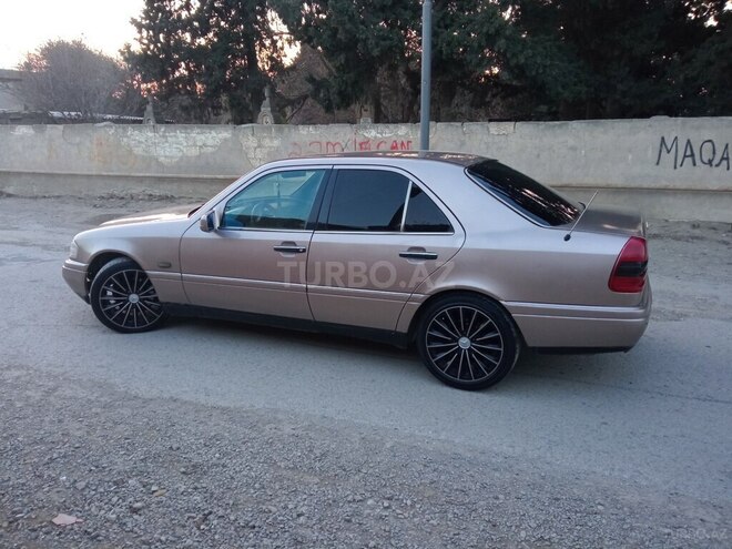 Mercedes C 220 1995, 211,255 km - 2.2 л - Bakı