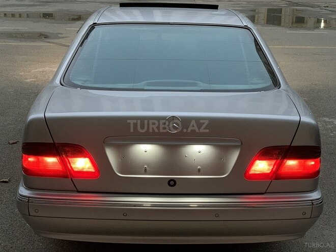 Mercedes E 320 2001, 96,781 km - 3.2 l - Bakı