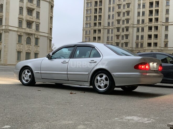 Mercedes E 320 2001, 96,781 km - 3.2 l - Bakı