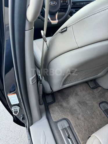 Kia Carnival 2015, 192,000 km - 2.2 l - Bakı