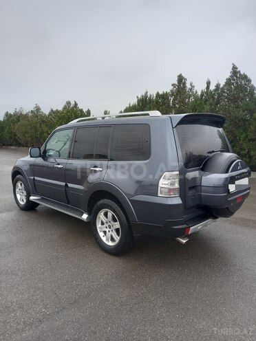 Mitsubishi Pajero 2007, 215,000 km - 3.0 l - Bakı