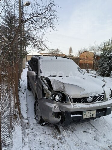 Nissan X-Trail 2000, 279,000 km - 2.0 l - Xudat