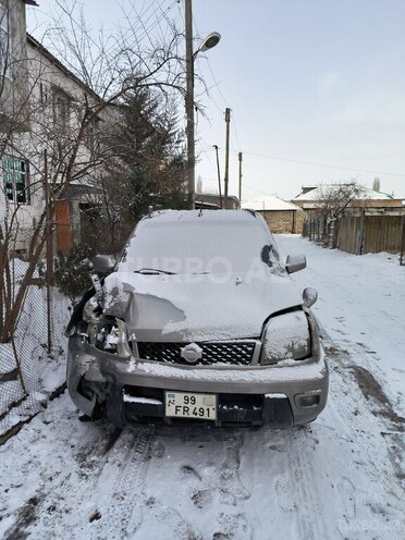 Nissan X-Trail 2000, 279,000 km - 2.0 l - Xudat
