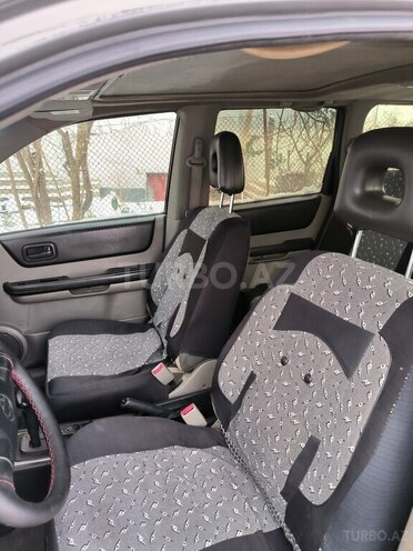 Nissan X-Trail 2000, 279,000 km - 2.0 l - Xudat