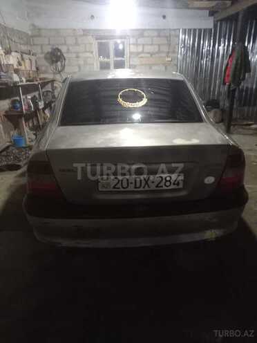Opel Vectra 1995, 350,000 km - 1.6 l - Gəncə
