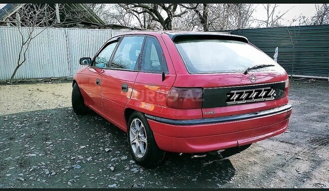 Opel Astra 1996, 300,000 km - 1.6 l - Zaqatala