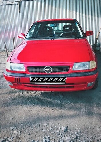 Opel Astra 1996, 300,000 km - 1.6 l - Zaqatala