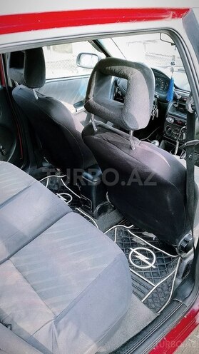 Opel Astra 1996, 300,000 km - 1.6 l - Zaqatala