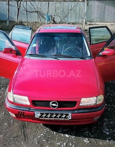 Opel Astra 1996, 300,000 km - 1.6 l - Zaqatala