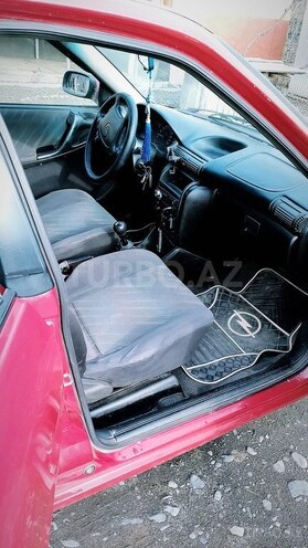 Opel Astra 1996, 300,000 km - 1.6 l - Zaqatala