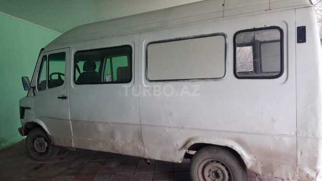 Mercedes  1994, 273,000 km - 2.3 l - Qazax