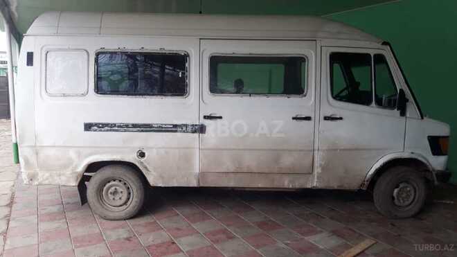 Mercedes  1994, 273,000 km - 2.3 l - Qazax