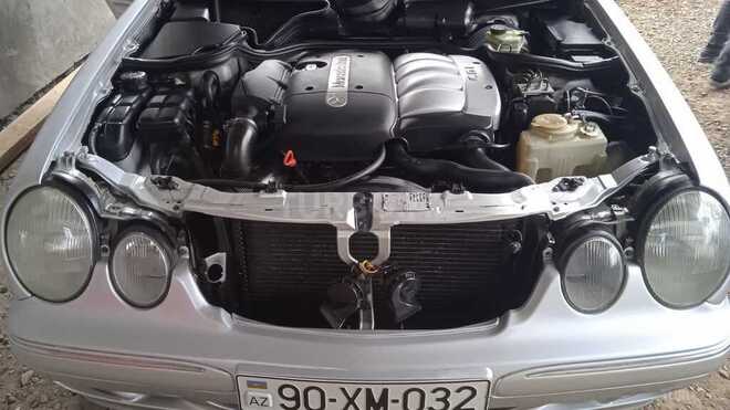 Mercedes E 220 2000, 380,000 km - 2.2 l - Bakı
