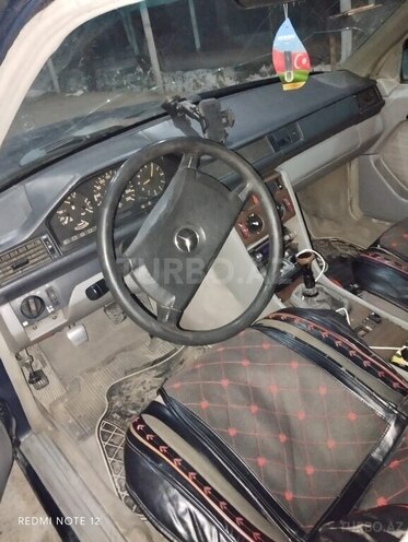Mercedes E 200 1987, 87,000 km - 2.0 l - Göyçay