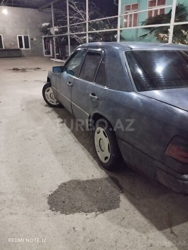 Mercedes E 200 1987, 87,000 km - 2.0 l - Göyçay