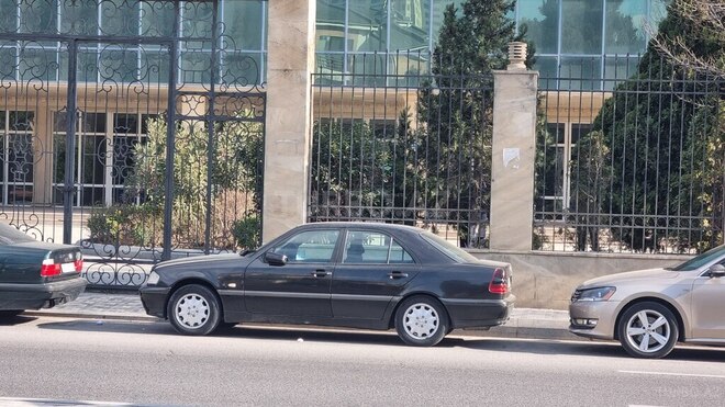 Mercedes C 220 1998, 518,000 km - 2.2 l - Bakı
