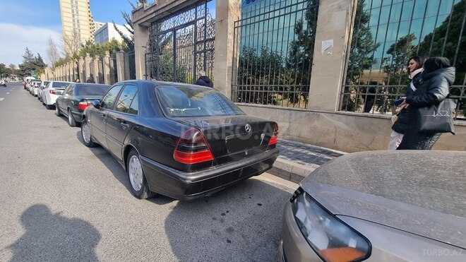 Mercedes C 220 1998, 518,000 km - 2.2 l - Bakı