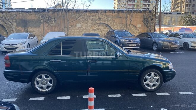 Mercedes C 220 1995, 430,000 km - 2.2 l - Bakı