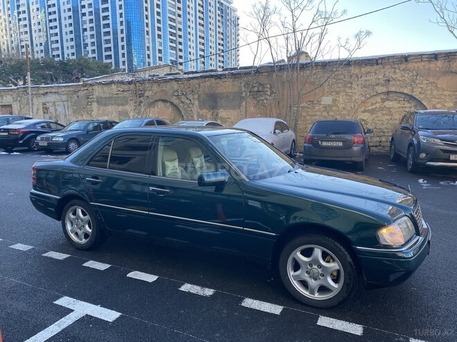 Mercedes C 220 1995, 430,000 km - 2.2 l - Bakı