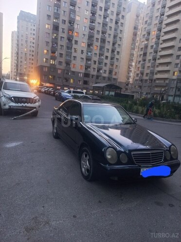 Mercedes E 220 2000, 530,000 km - 2.2 l - Bakı