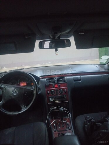 Mercedes E 220 2000, 530,000 km - 2.2 l - Bakı